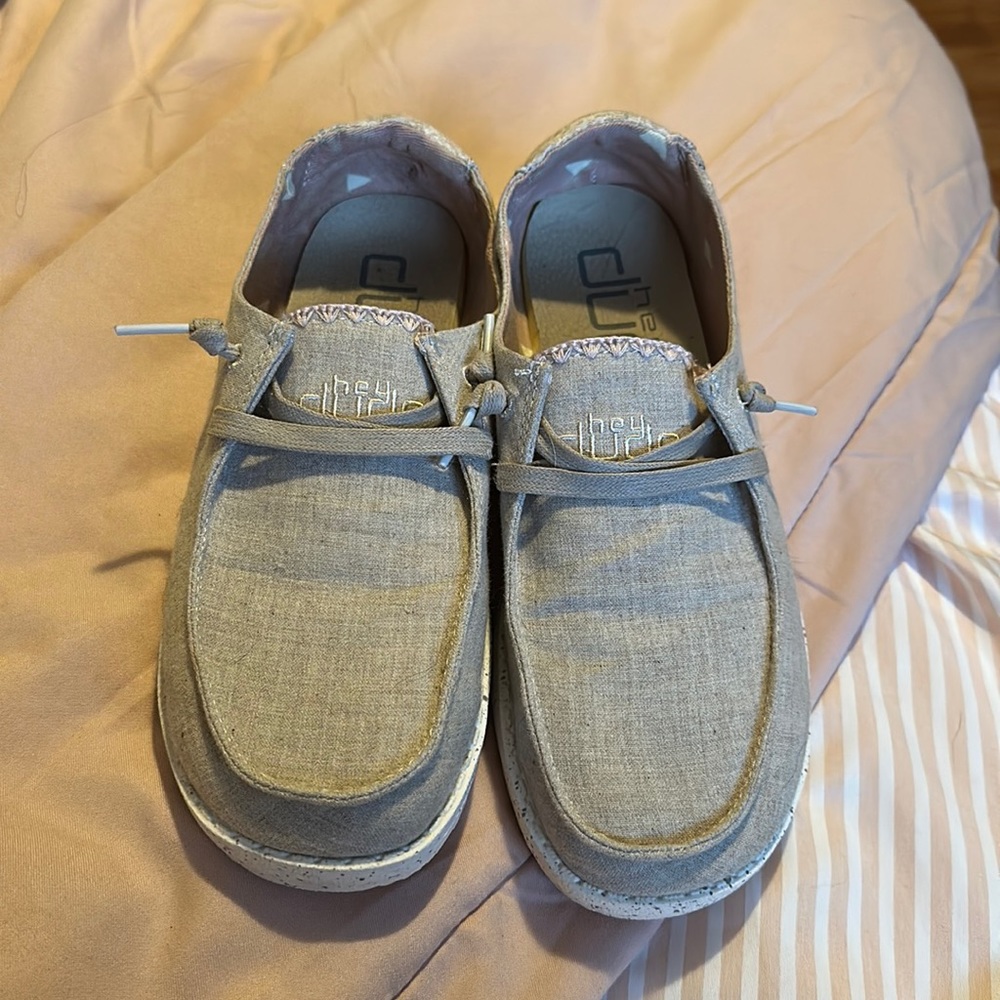 Hey dude shoes